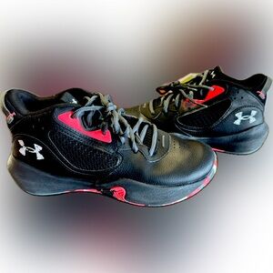 Under Armour 5Y Girls Basketball Shoes
